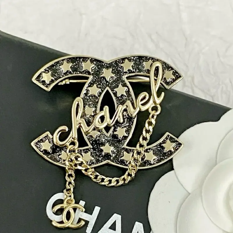 chanel brooches pour femme s_122403a4